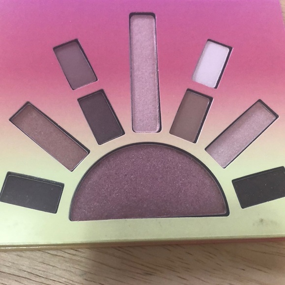 NIB Beauty by Popsugar Pallet - Picture 2 of 4